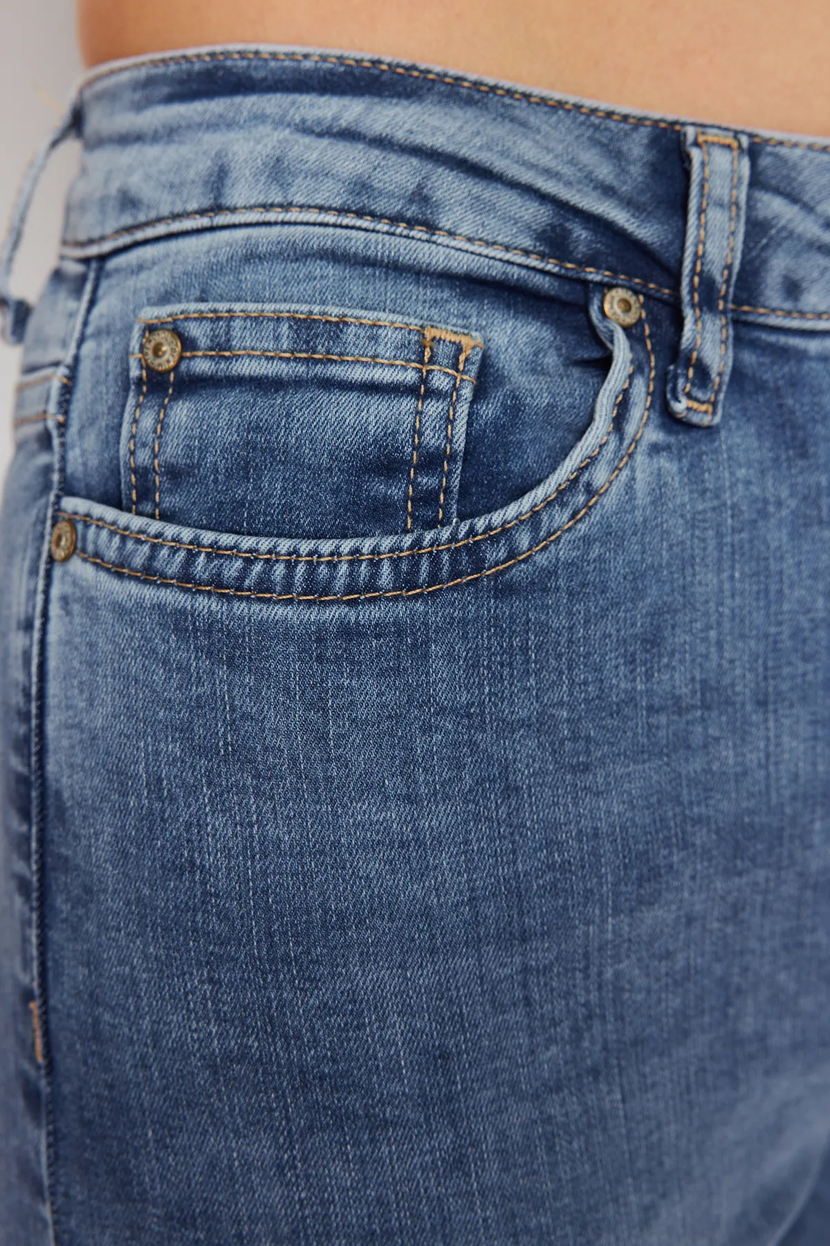 Trendyol Collection  Hellblaue High Waist Skinny Jeans mit Shaping-Effekt TWOAW24JE00070