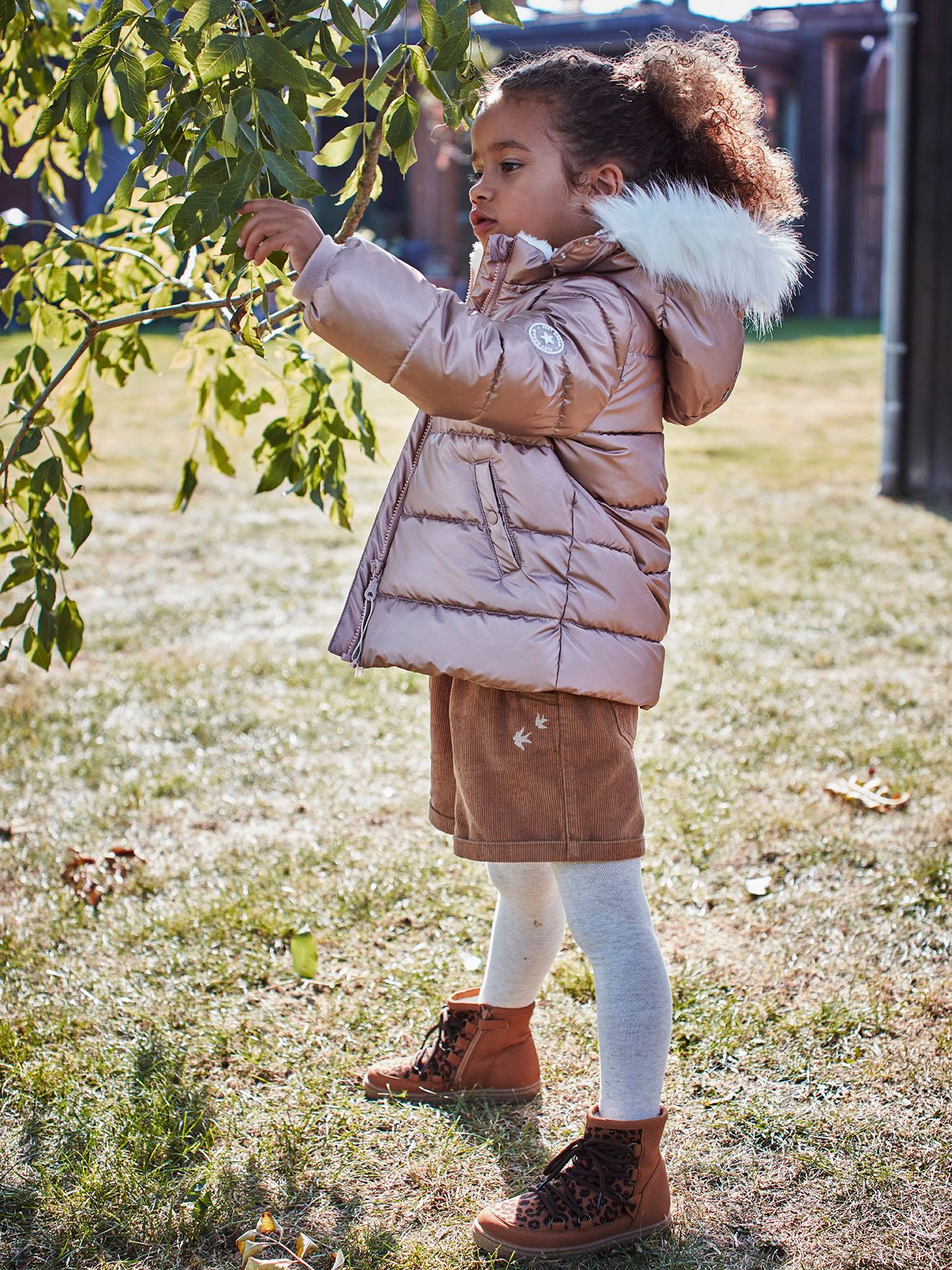 Short en velours fille détails brodés camel