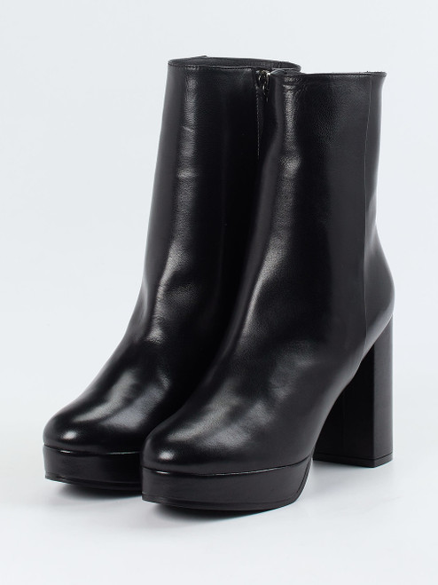 Stiefelette-17380090057 Konstantin Starke