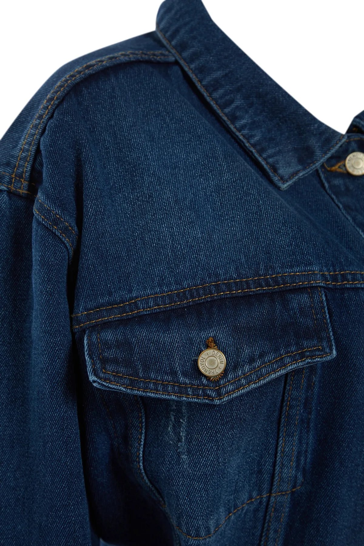 Trendyol Curve  Blaue Jeansjacke mit Taschendetail TBBSS22YE00000