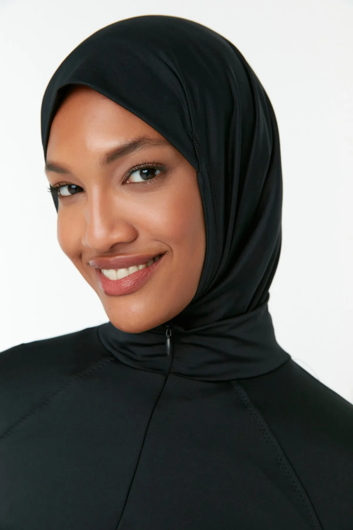 Trendyol Modest  Schwarzes, langärmliges Performance-Strick-4-teiliges Badeanzug-Set TCTSS22CF0012