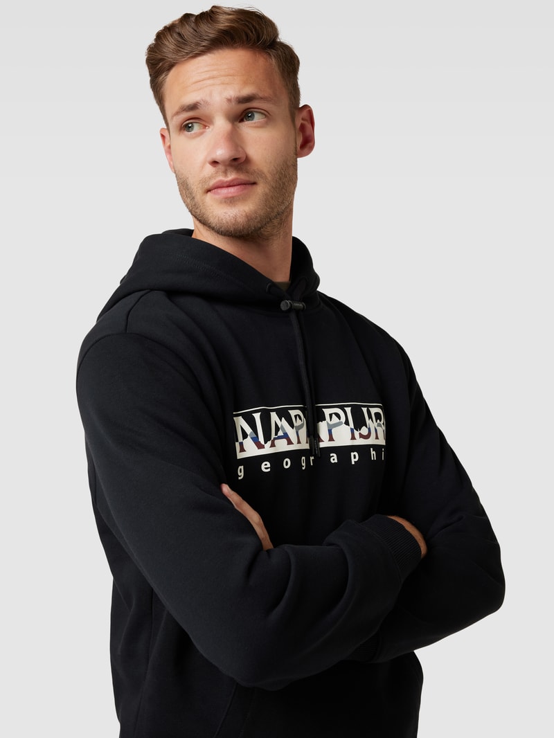 Hoodie mit Label-Print in schwarz