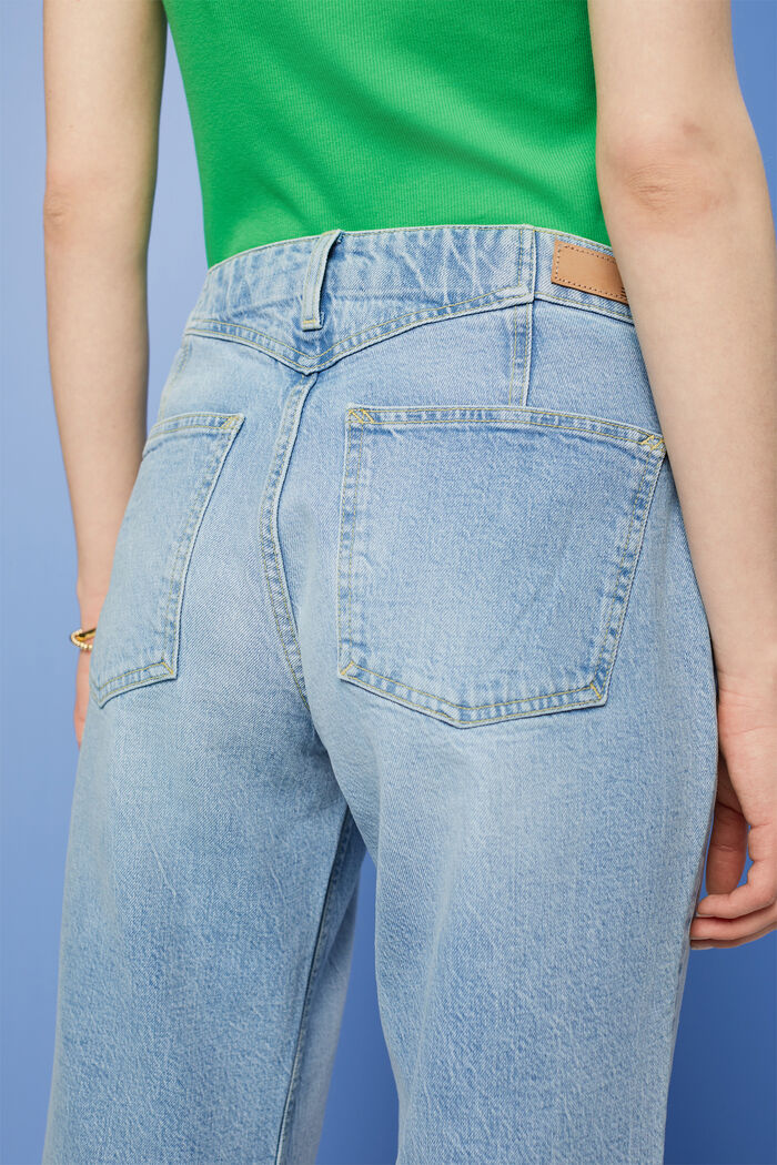 Ausgestellte Retro-Jeans
