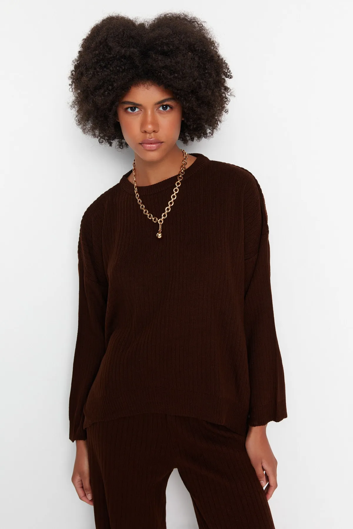 Trendyol Collection  Braunes Strickoberteil- und -unterteil-Set mit Rundhalsausschnitt TWOSS20AU0084