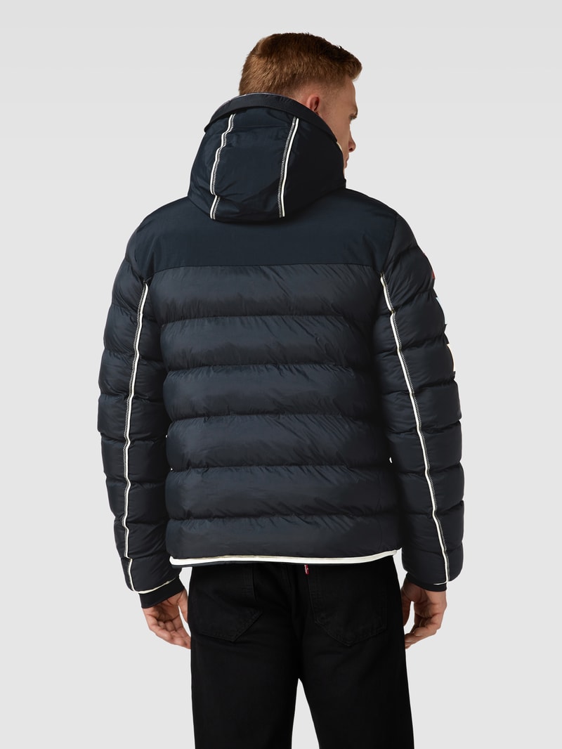 Steppjacke mit Label-Details Modell 'SHAKLETON' in schwarz