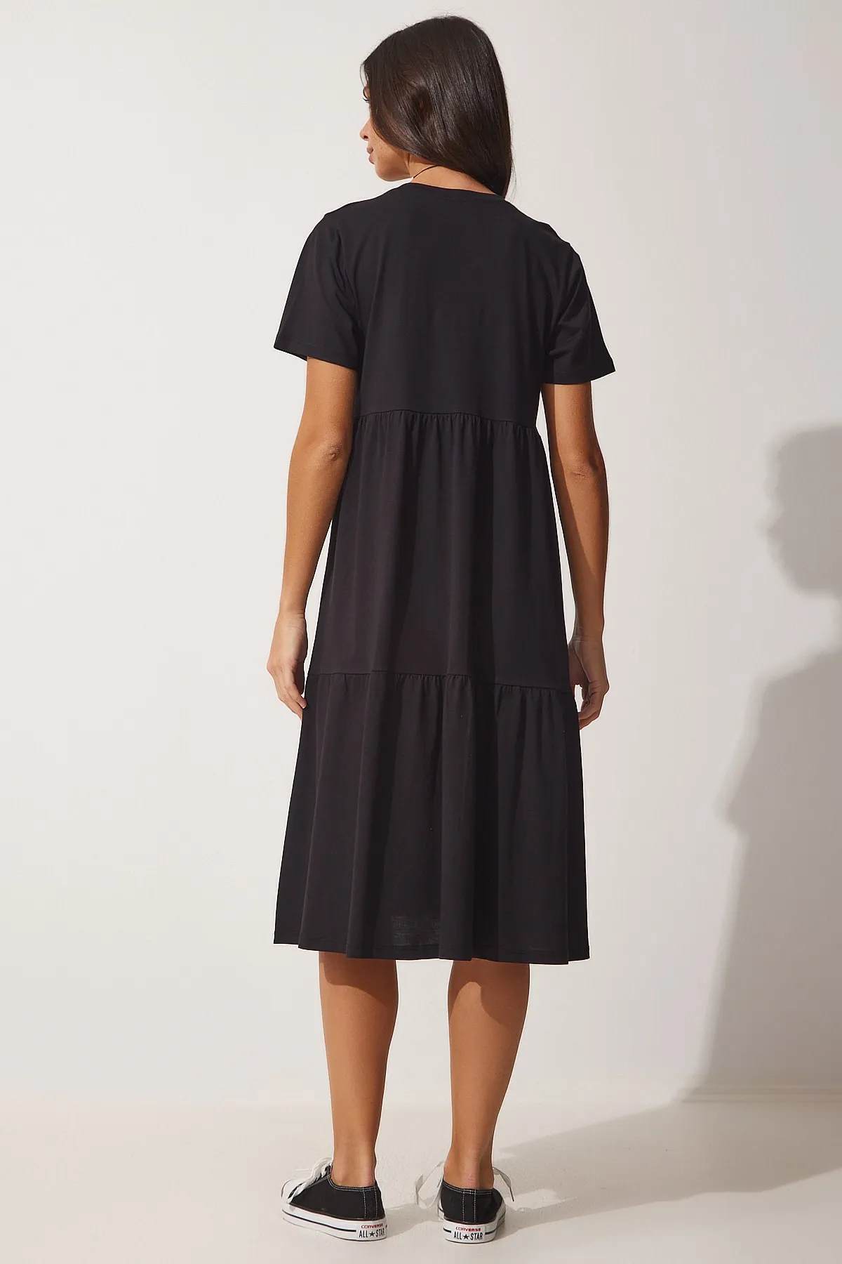 Happiness İstanbul  Schwarzes bequemes Sommerkleid mit V-Ausschnitt für Damen AP00184