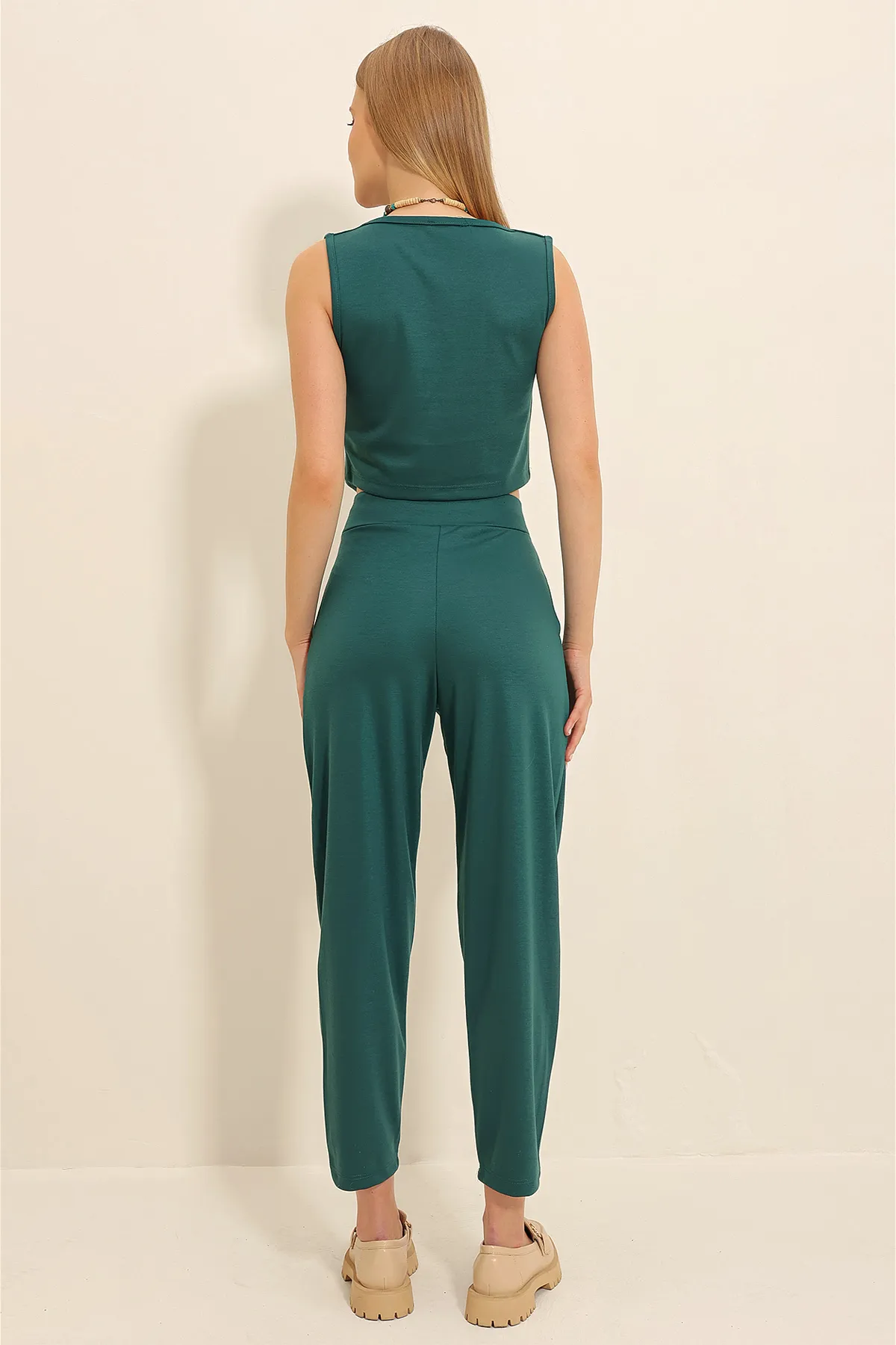 Trend Alaçatı Stili  Walnussgrüne Karottenhose mit hoher Taille für Damen ALC-X11148