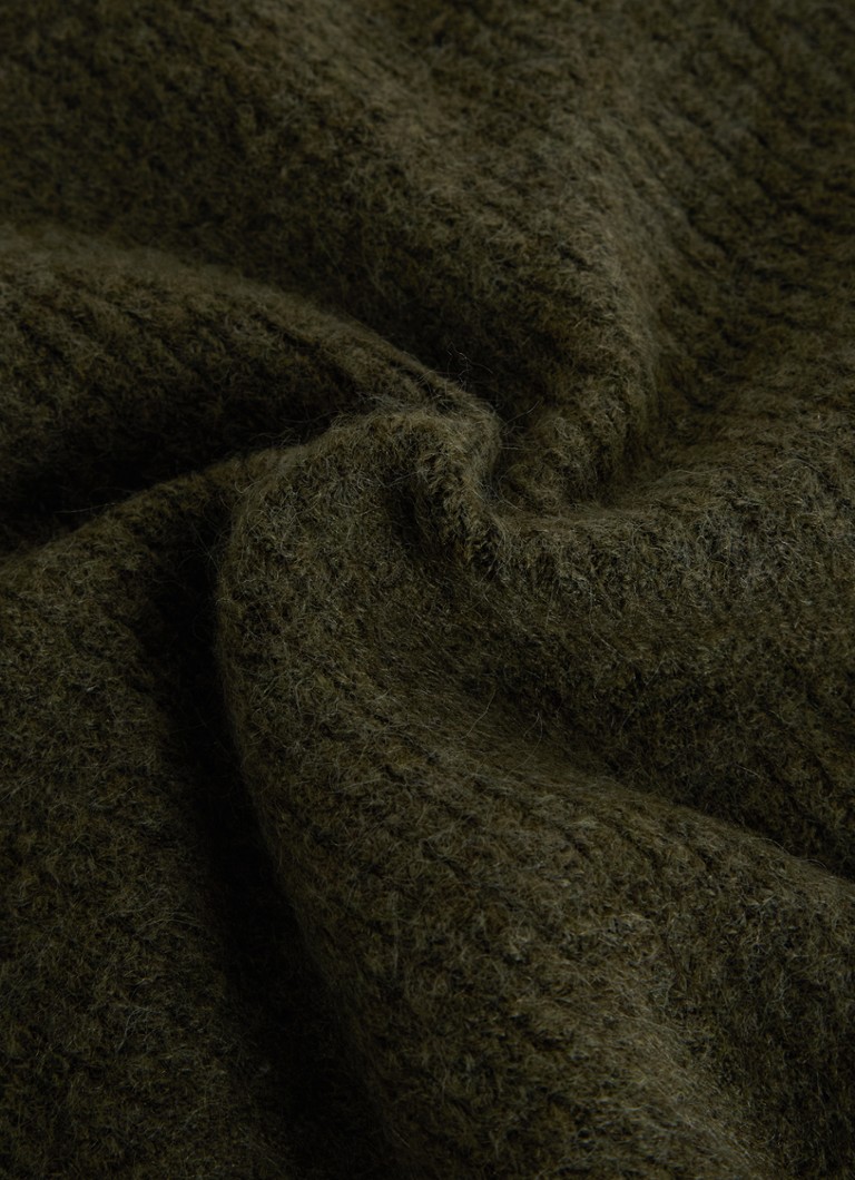 Eșarfă elegantă de damă din amestec de lână merinos, 200 x 55 cm.