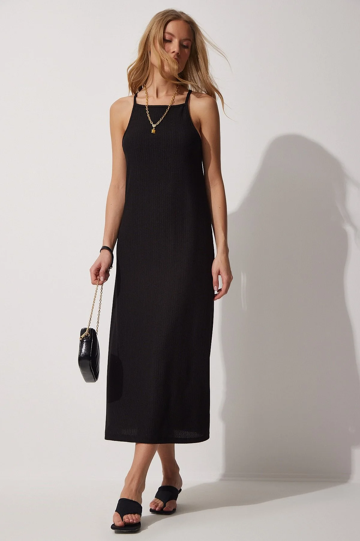 Happiness İstanbul  Schwarzes langes Sommerstrickkleid mit Trägern für Damen DZ00078