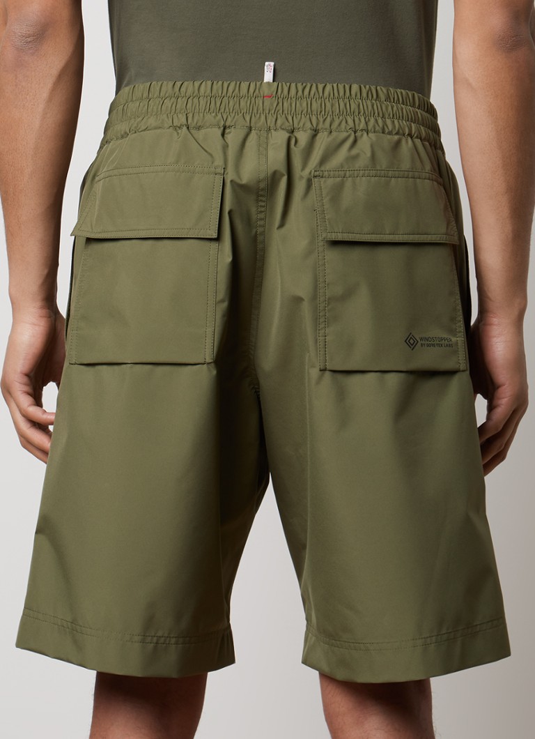 Pantaloni scurți Moncler cu croială dreaptă, buzunare laterale și logo