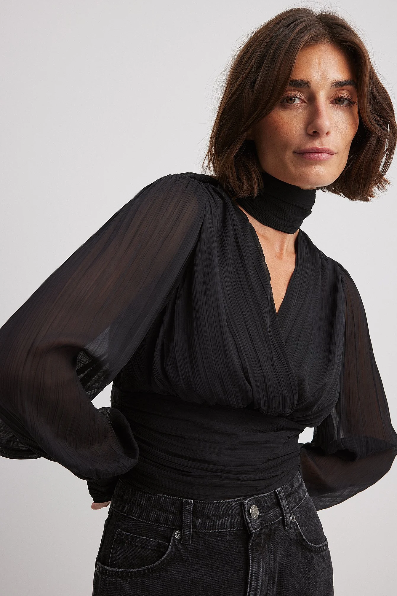 Bluse mit Ballonärmeln und Plissee-Detail