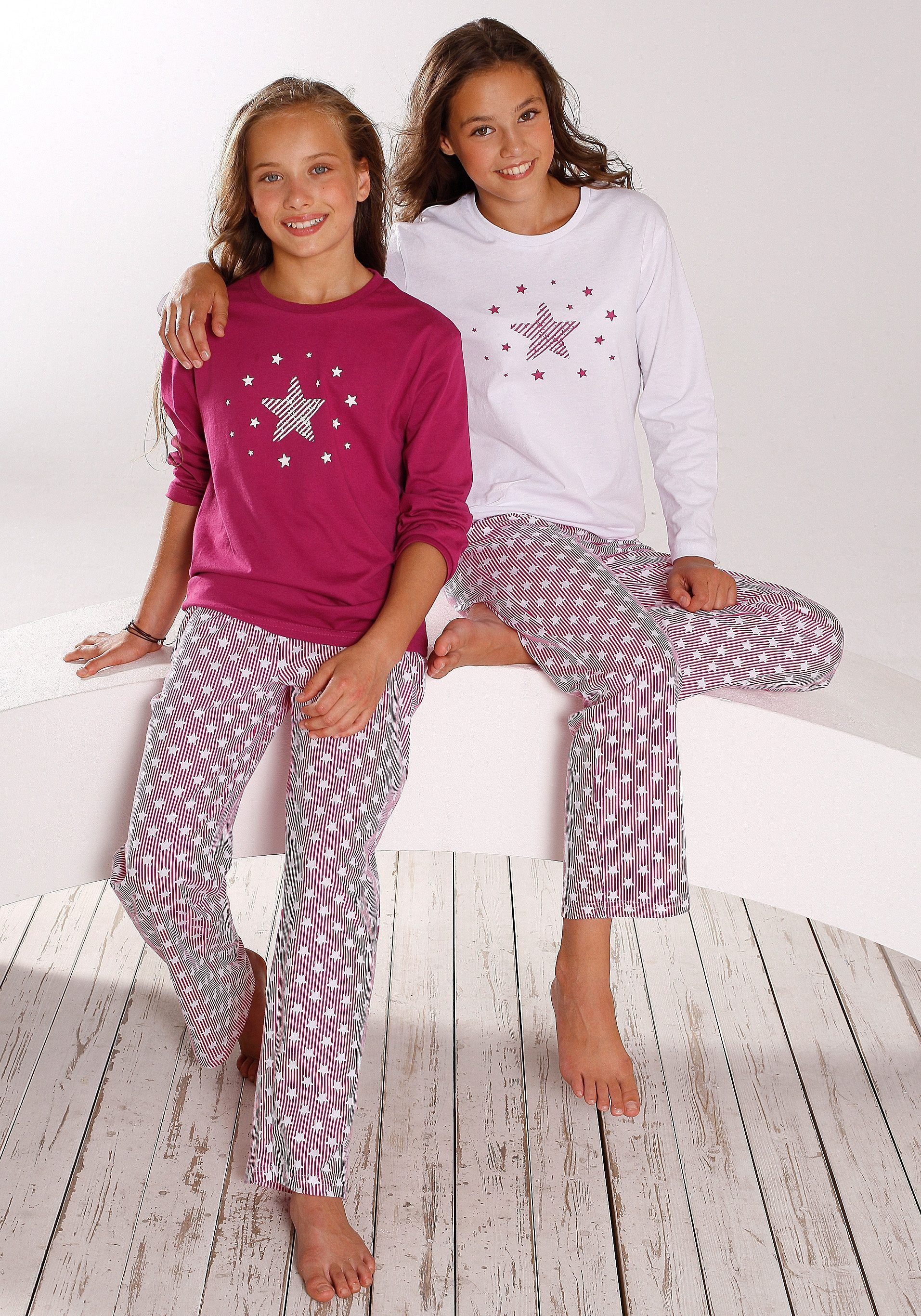 petite fleur Pyjama (Set, 4 tlg., 2 Stück) modischer Sternendruck auf den Shirts und Hosen