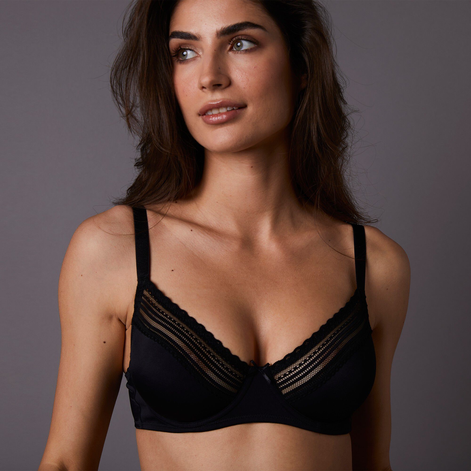 Soutien-gorge invisible forme corbeille bonnets moulés Albury