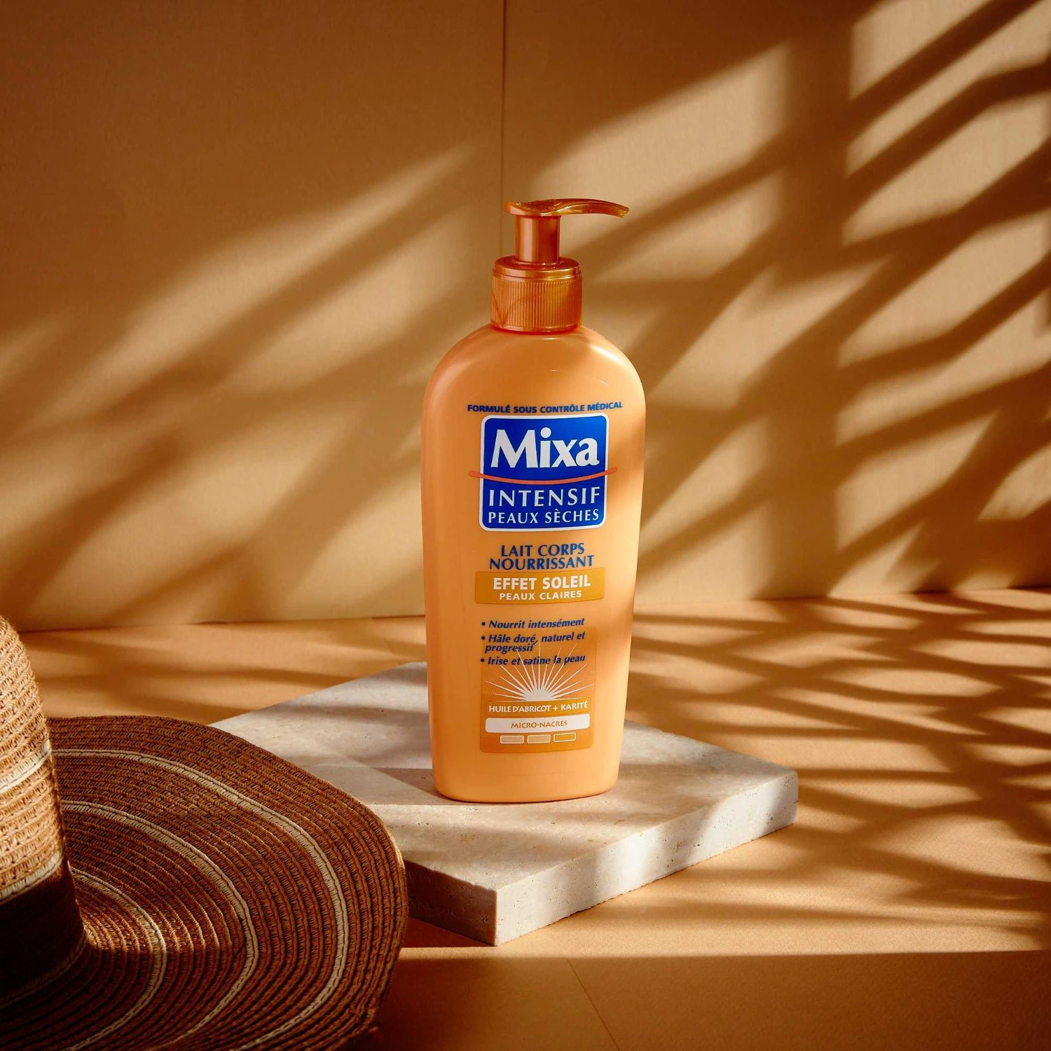Loción corporal autobronceadora Mixa para piel clara