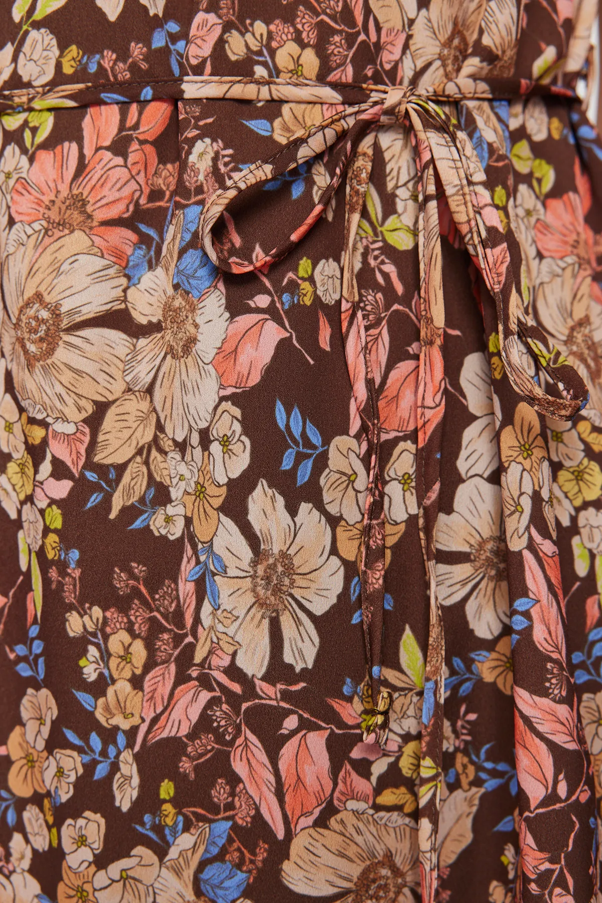 Trendyol Collection  Mehrfarbiges, florales A-Linien-Minikleid mit Krawattendetails TWOSS22EL00666