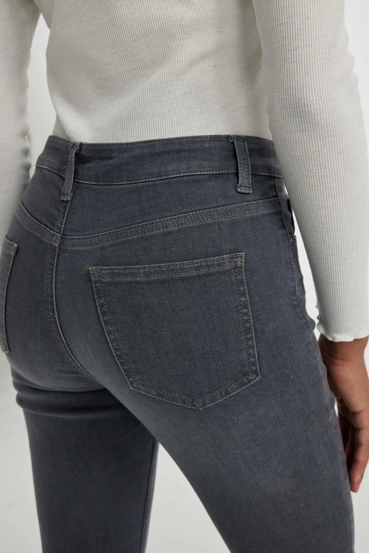 DeFacto  Rebeca Skinny Fit Normale Taille Schmaler Beinausschnitt Lange Jeanshose A7551ax23au