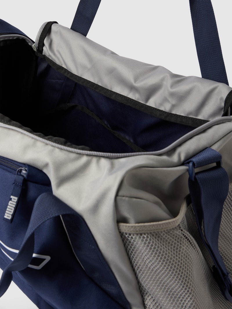 Sporttasche mit Label-Details in marineblau