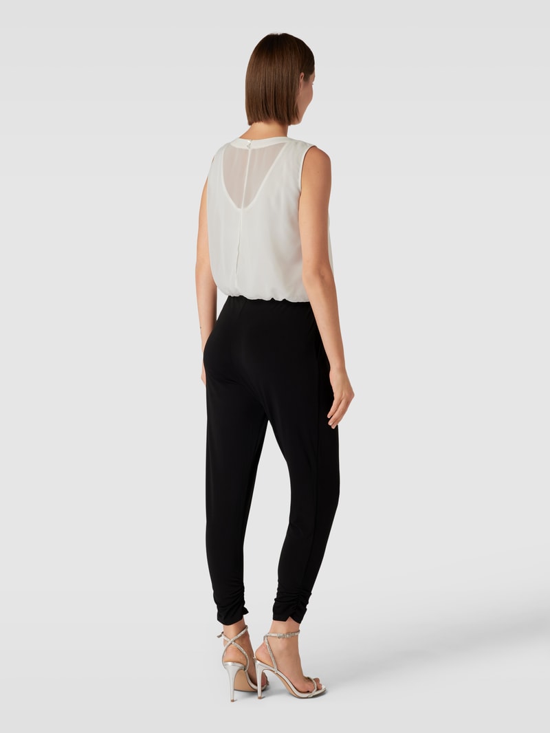Jumpsuit mit Strasssteinbesatz in schwarz
