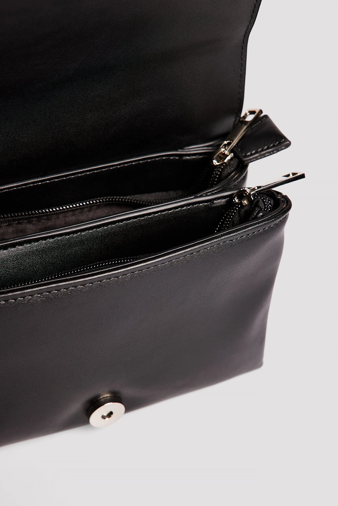 Schlanke Fachtasche in Krokodil-Optik