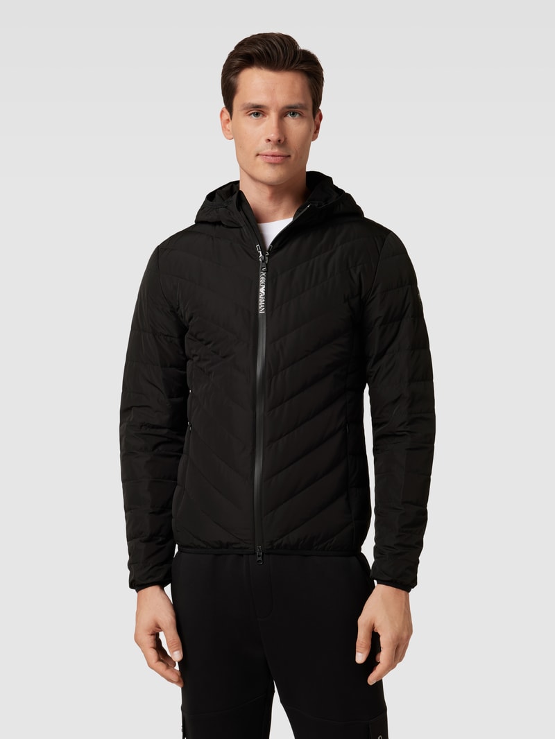 Steppjacke mit Zweiwege-Reißverschluss in schwarz