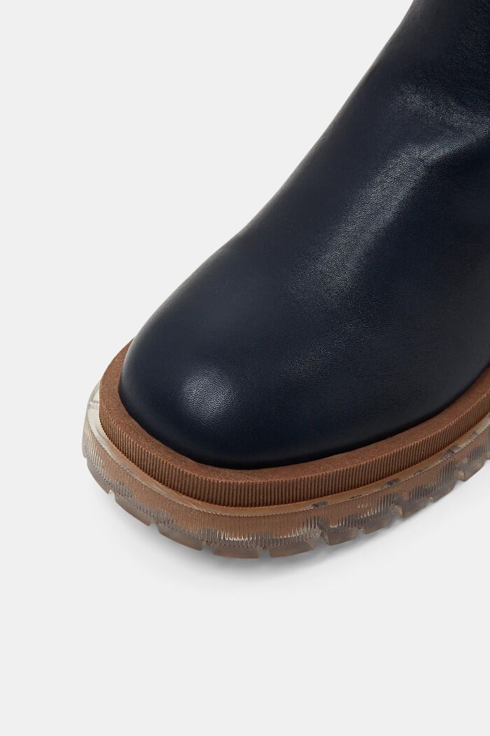 Grobe Boots in Lederoptik