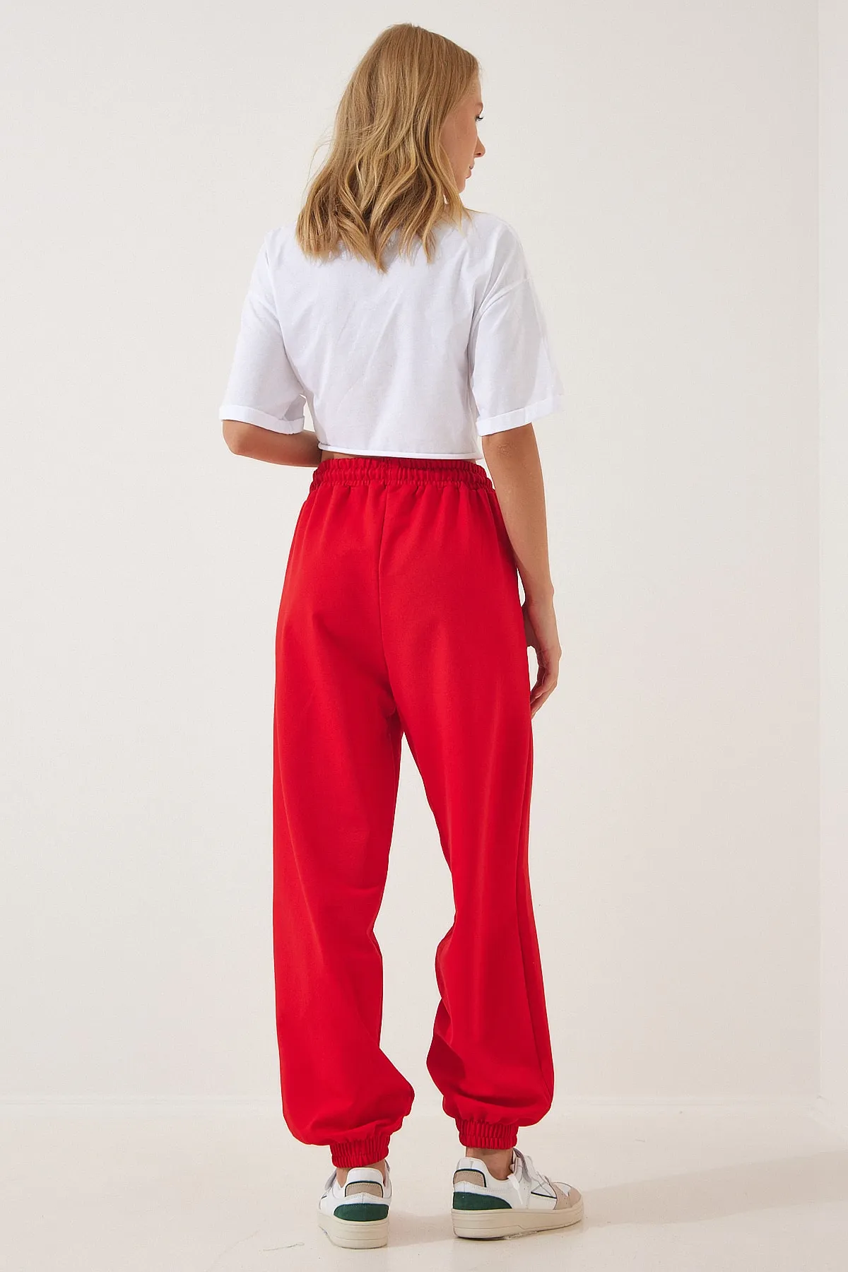 Happiness İstanbul  Rote, lockere Jogginghose für Damen AP00158