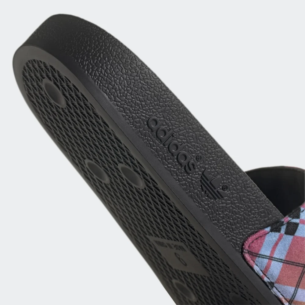 adidas Adilette GW6091 / schwarz