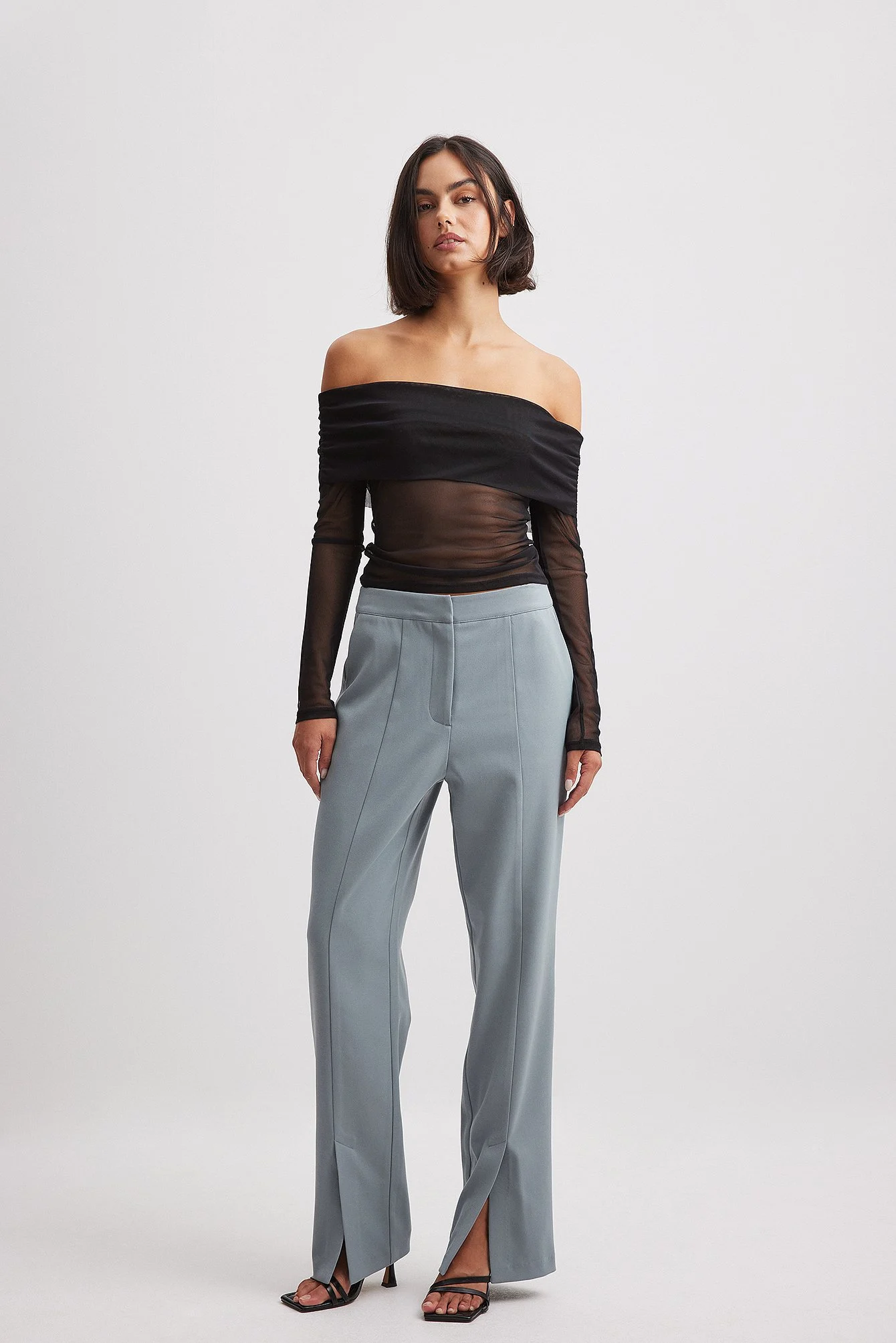 Hose mit hoher Taille und Frontschlitz