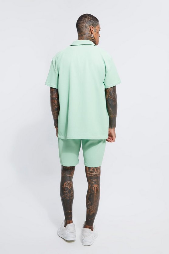Oversize Hemd und Shorts