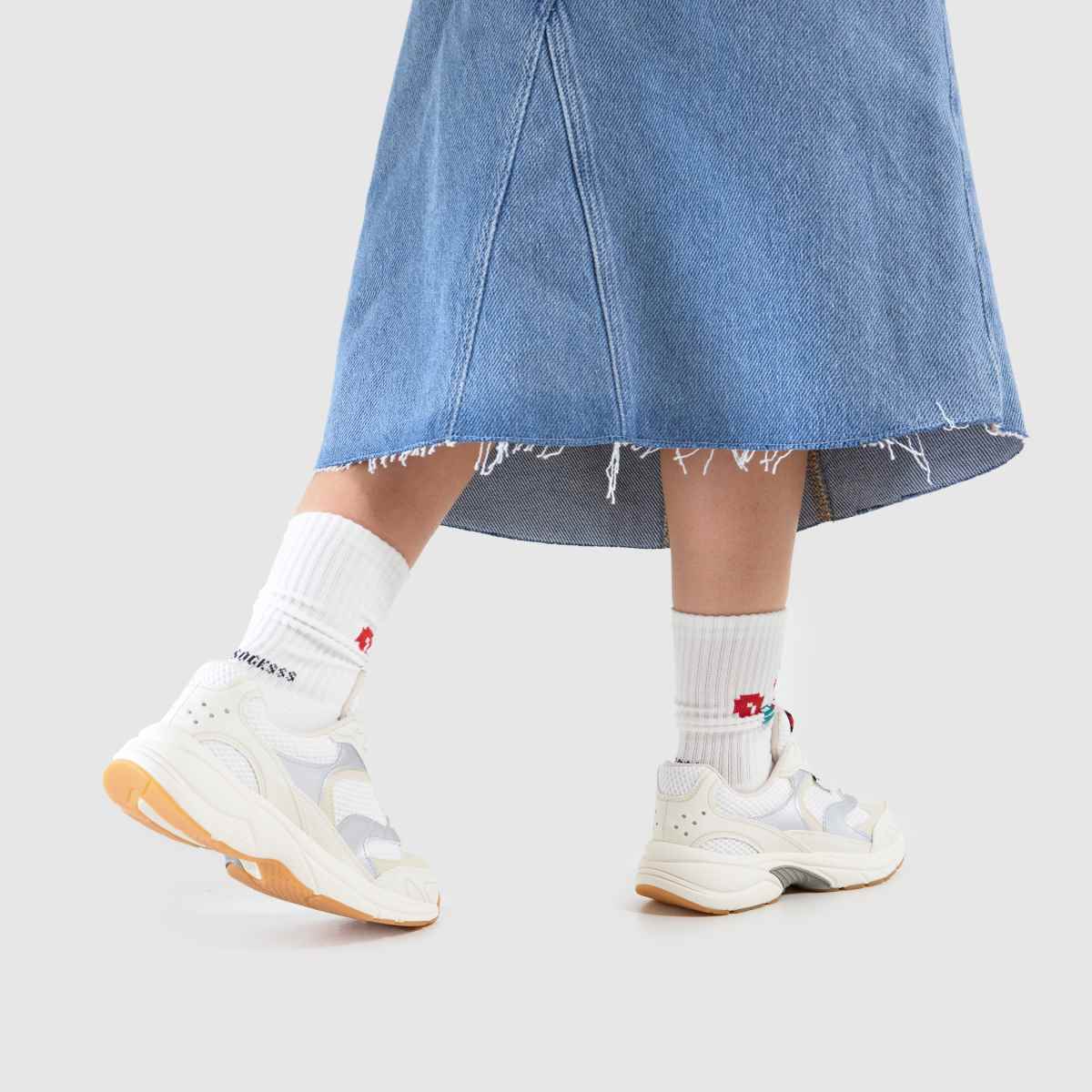 Tommy Jeans – Coney – Vita löparskor i metallic med dragkedja