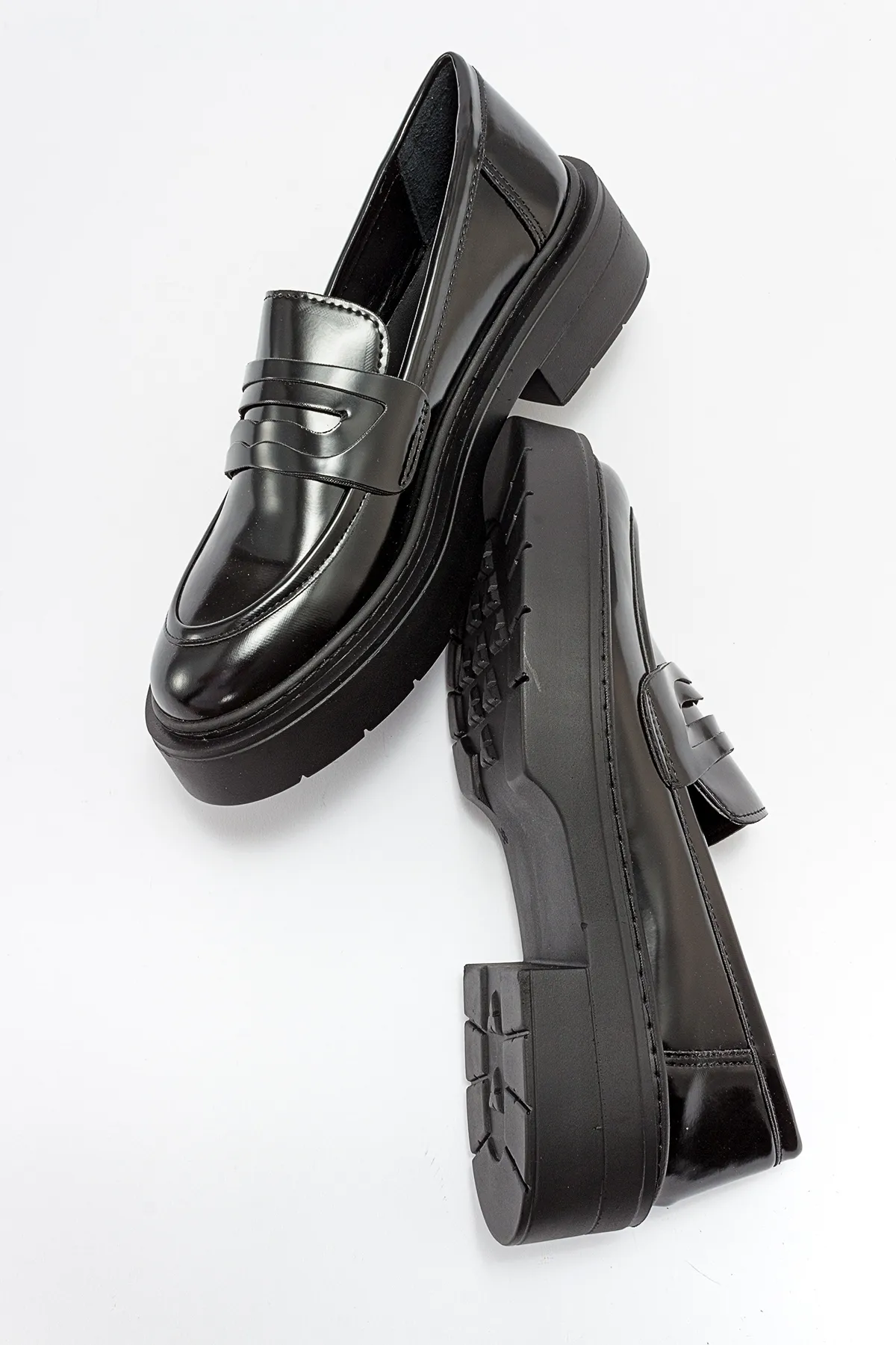 LuviShoes  NONTE Schwarzer Damen-Loafer mit Öffnung