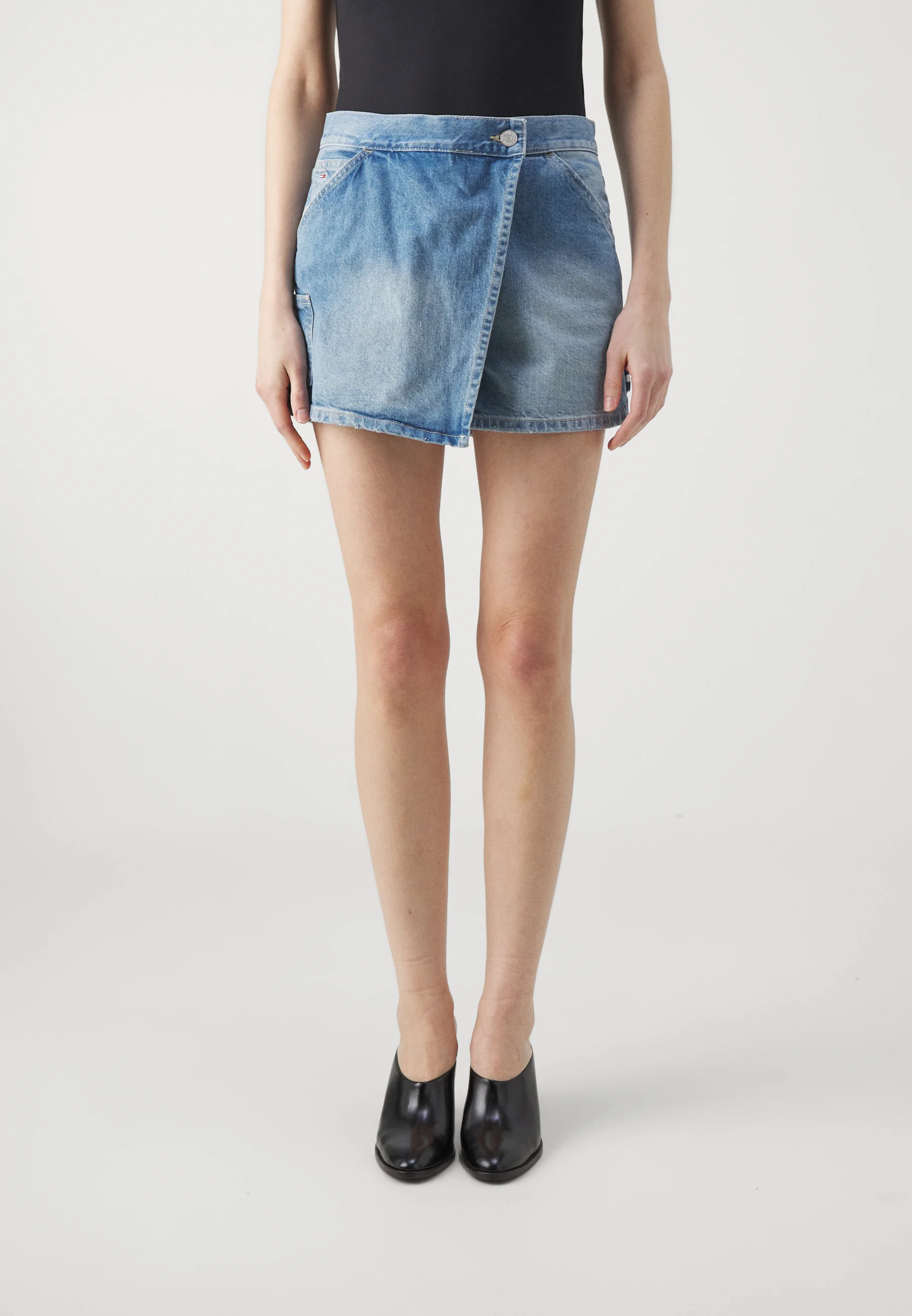 Tommy Jeans SKORT - Falda vaquera