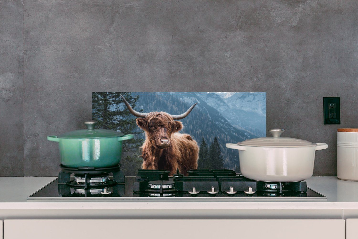MuchoWow Küchenrückwand Schottische Highlander - Berg - Landschaft - Bäume - Kuh - Natur, (1-tlg), 60x30 cm, Wandschutz, gegen Fett und Schmutzflecken für Küchen