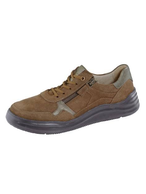 Sneaker in harmonischer Farbkombination