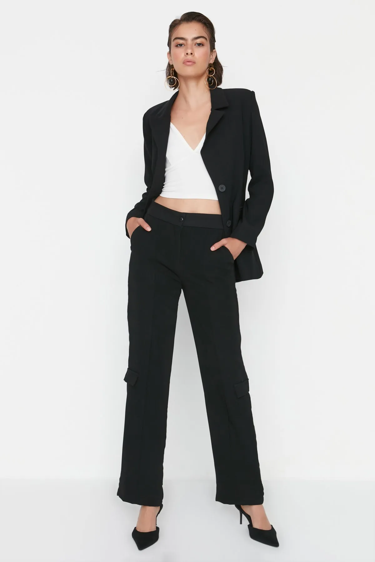 Trendyol Collection  Schwarze, gerade geschnittene Webhose TWOAW23PL00041