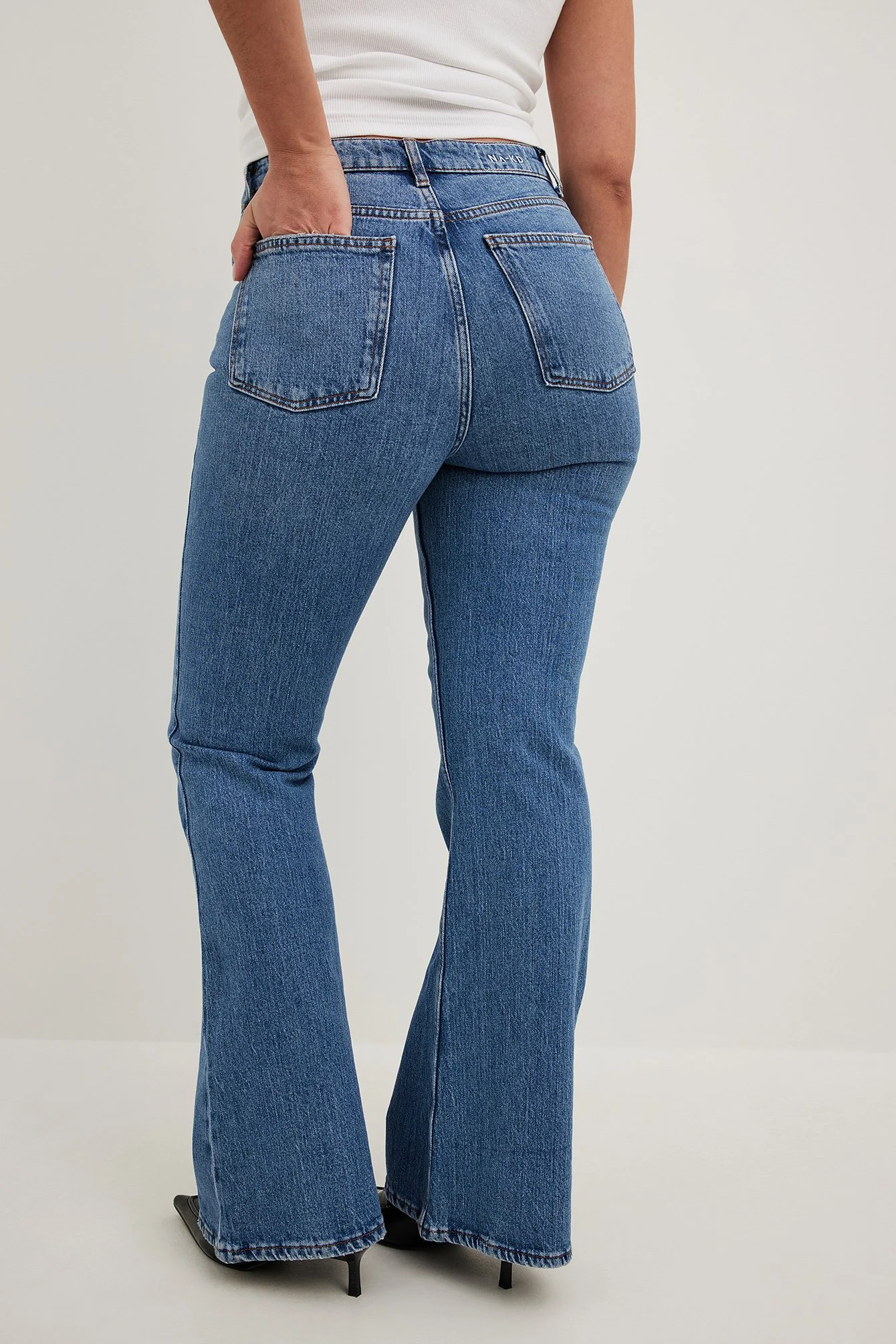 Ausgestellte Jeans mit hoher Taille