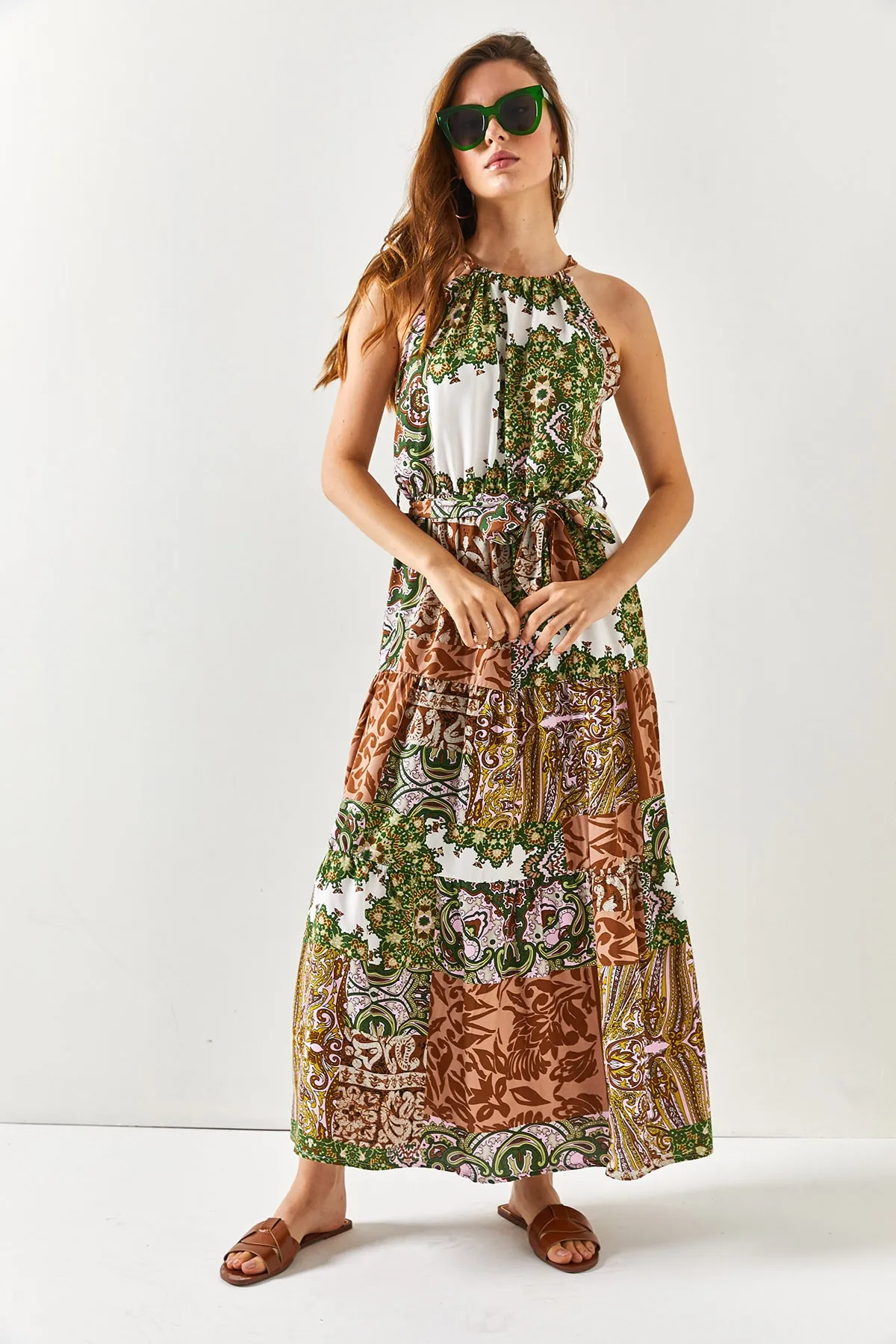 Olalook  Gewebtes Viscon-Kleid mit grünem Neckholder-Kragen und Gürtel für Damen ELB-19001548