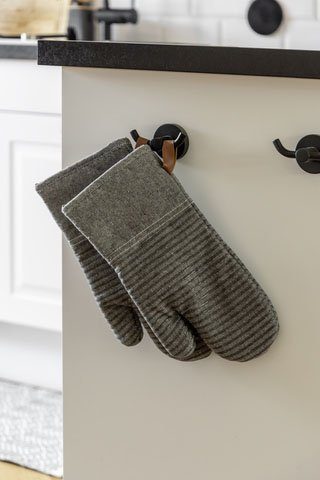 WENKO Topfhandschuhe Ada Stripes, (Set, 2-tlg), mit Baumwollinnenseite, 1 Paar, grau