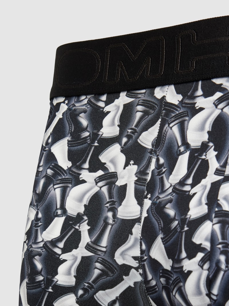 Trunks mit Allover-Motiv-Print Modell 'CHESS' in schwarz