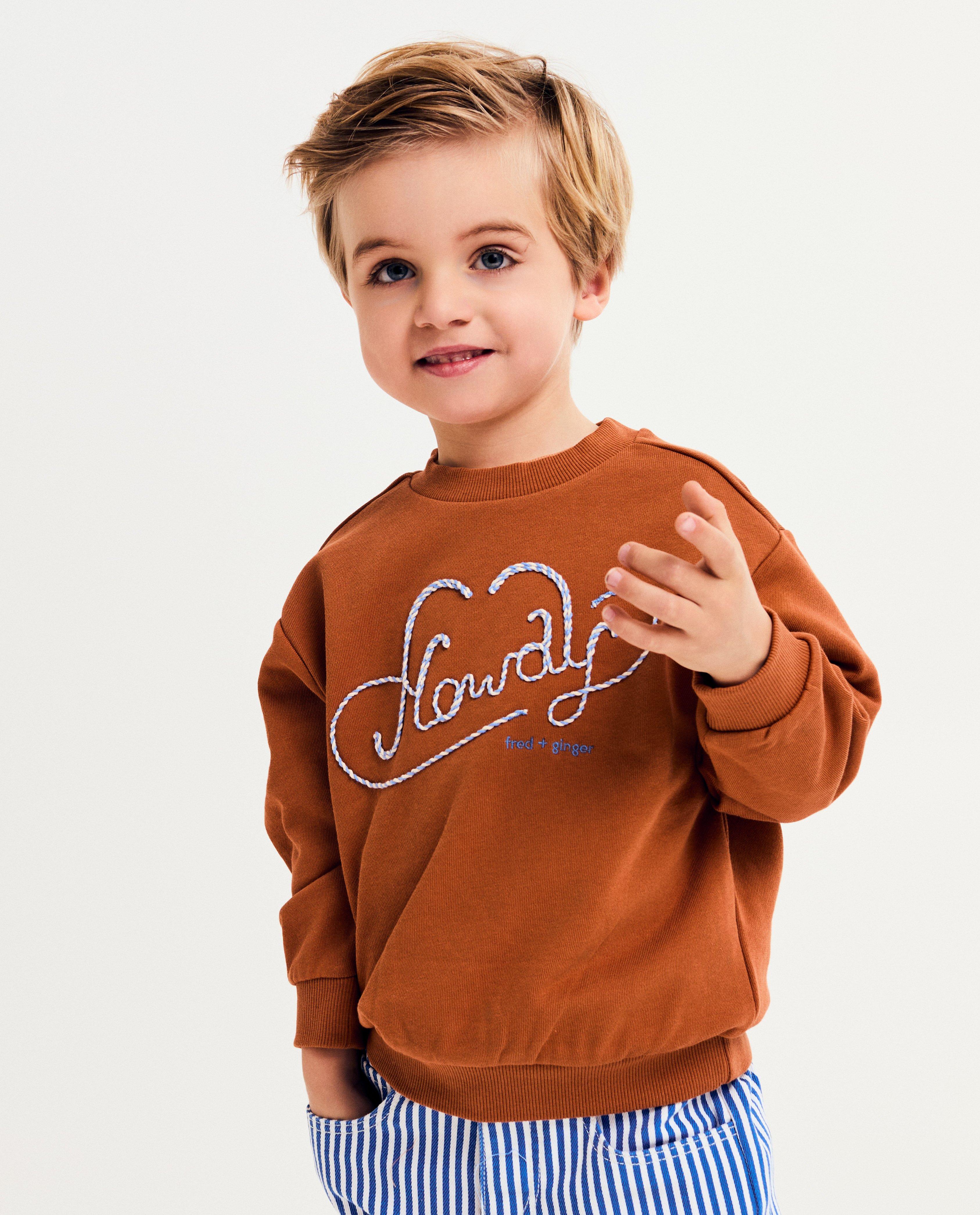 Pulover Fred + Ginger cu inscripții brodate, unisex, 92-128 maro