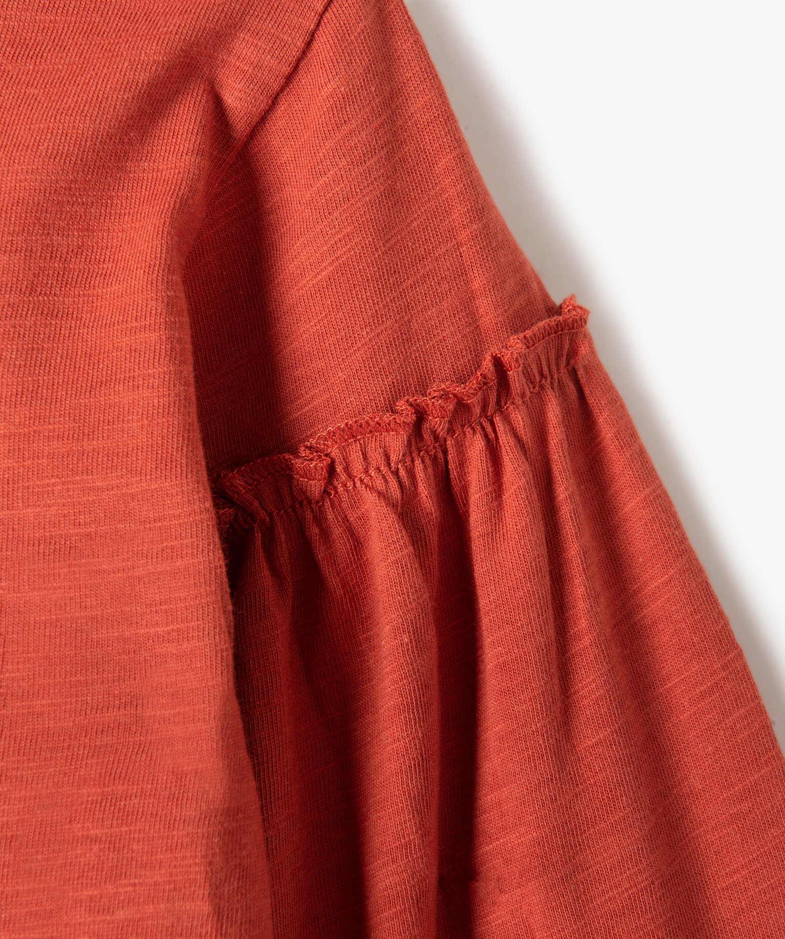 Tee-shirt fille avec inscription brodée sur le buste— Lul... rouge fonce | GEMO