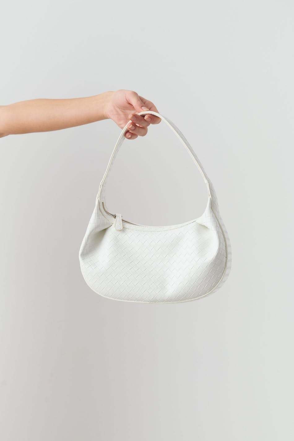 Structured soft bag