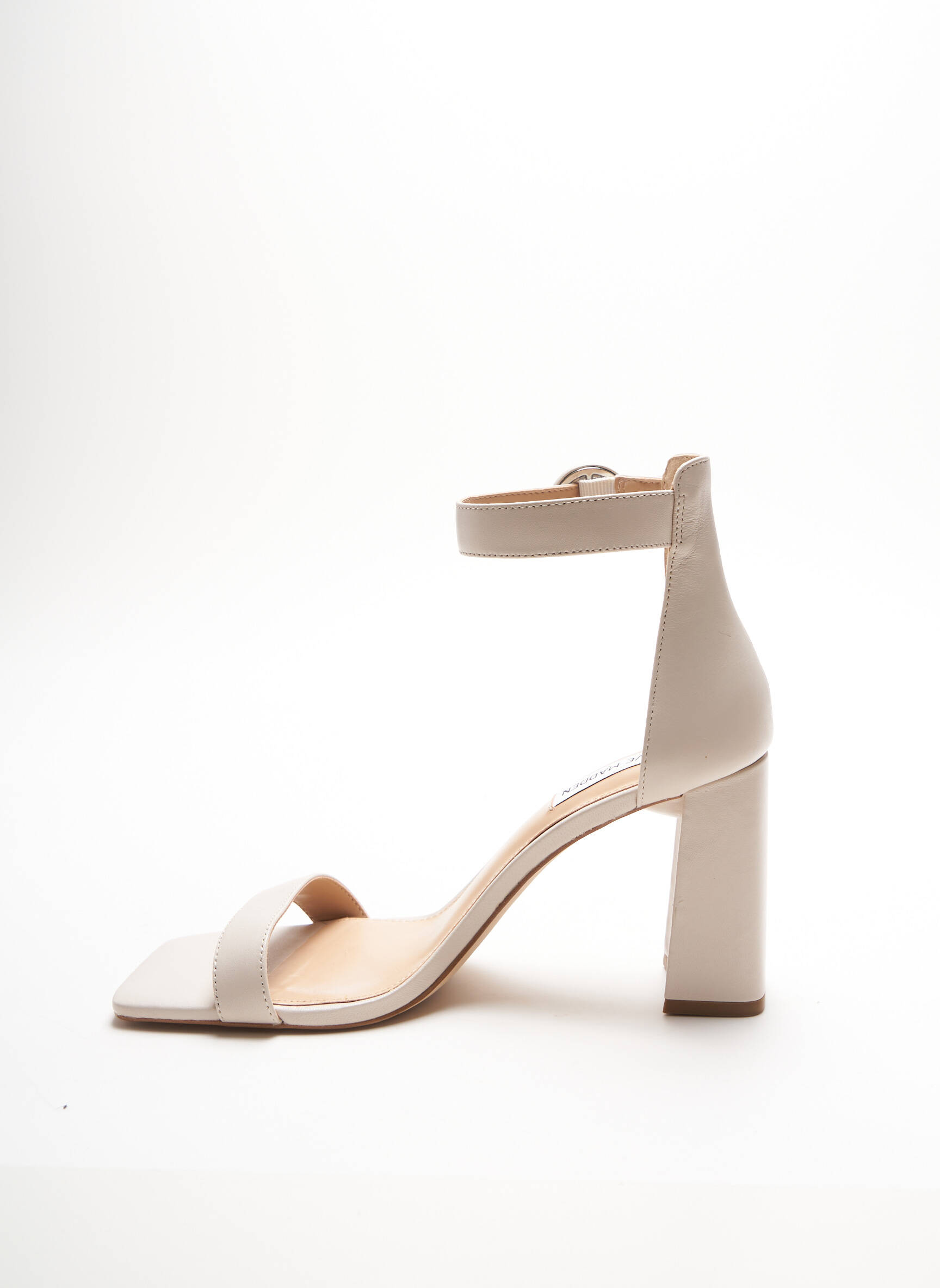 Steve Madden Sandales Nu Pieds Femme couleur blanc