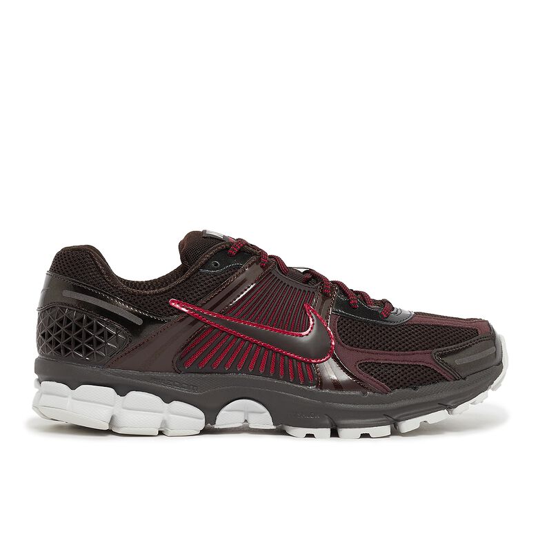 NIKE Zoom Vomero 5 