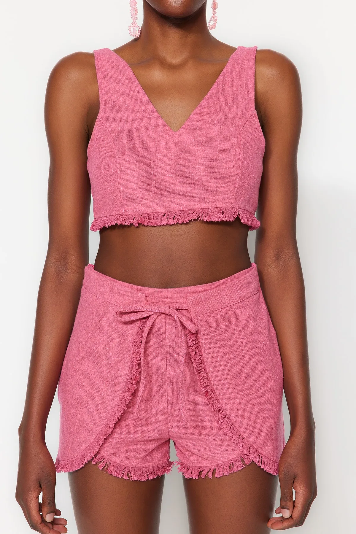 Trendyol Collection  Rosa Strandbluse und Strandshorts-Set mit Quastendetail TBESS22AU0141
