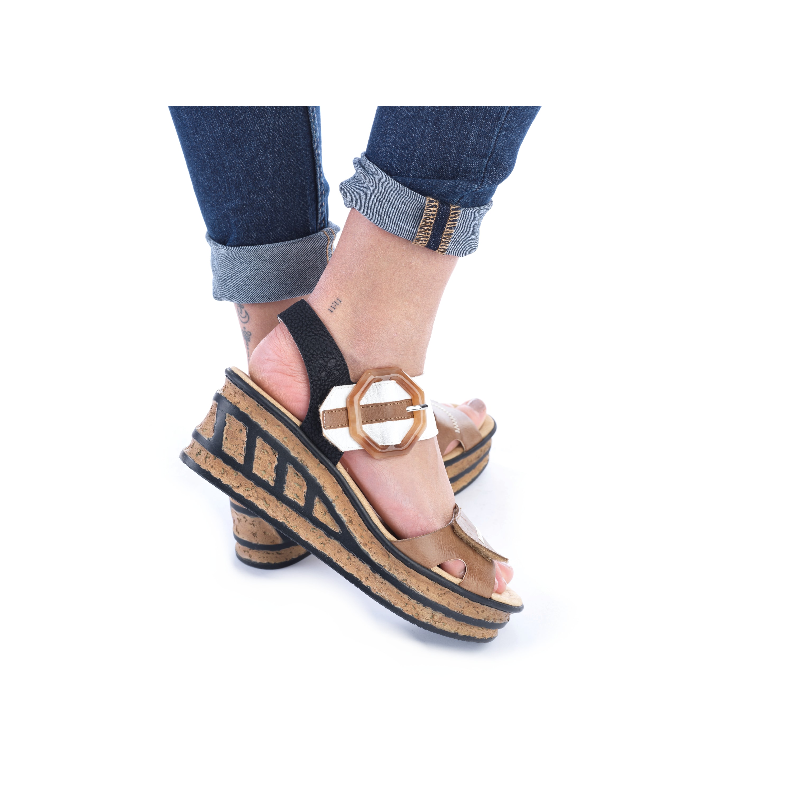 Rieker Damen Keilsandaletten braunbeige-reinweiß