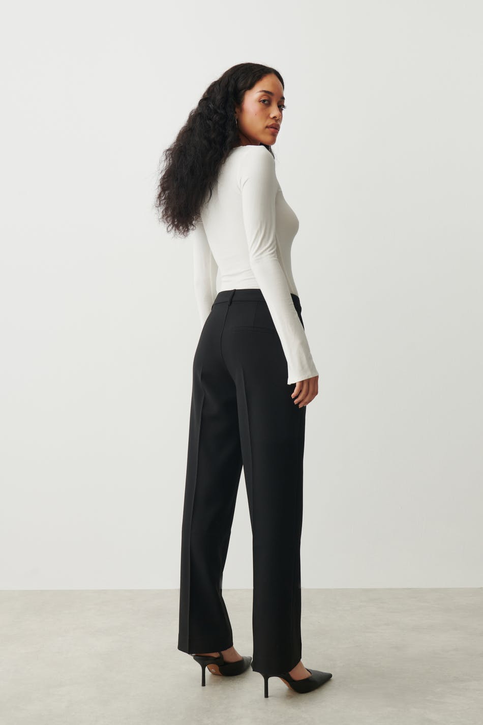 Straight regular trousers