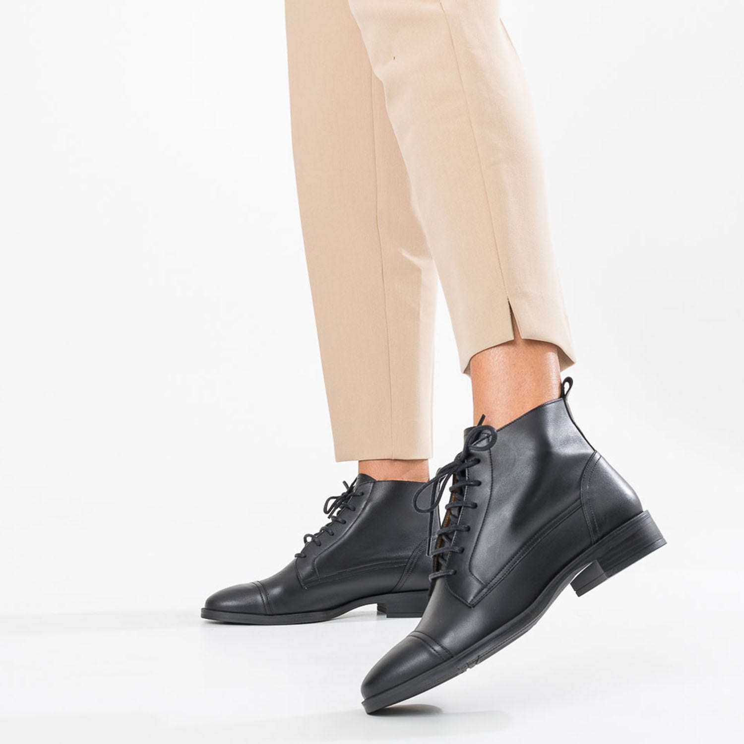 Bottine ERAM FLEX noire en cuir éco-conçu
