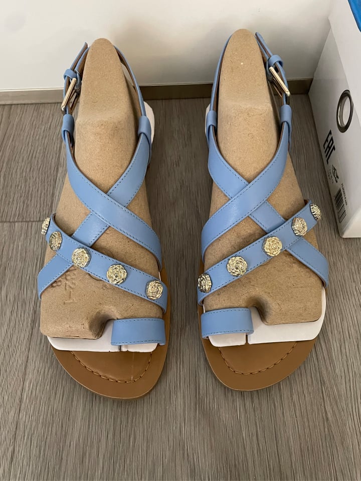 Guess Shoes Leder-Sandalen in Hellblau günstig kaufen 37