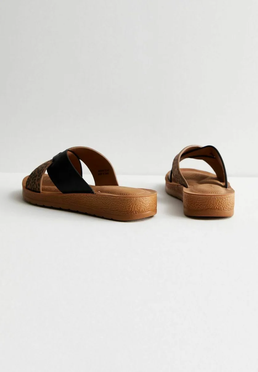 New Look Wide Fit Pantuflas con estampado de leopardo y corte ancho